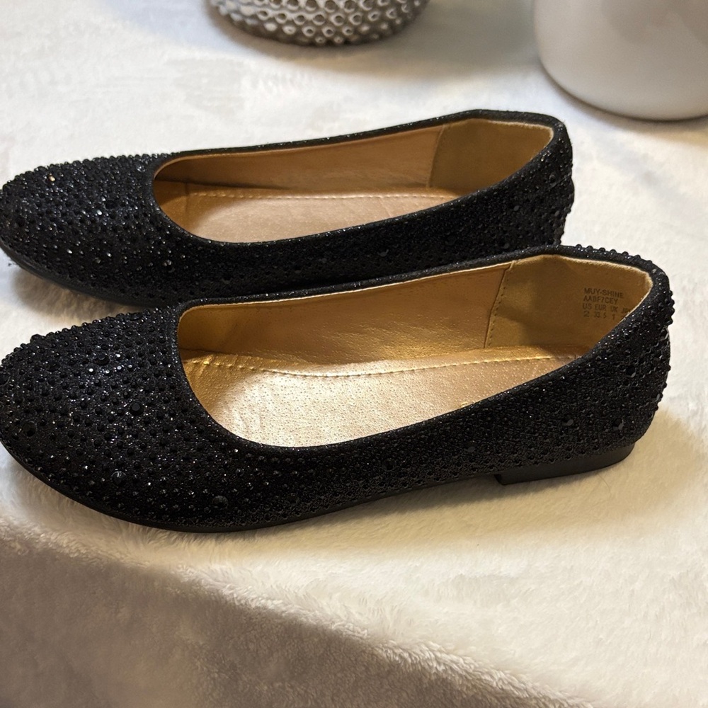Girls Size 2 Dream Pairs Black rhinestone, ballet flats dressy